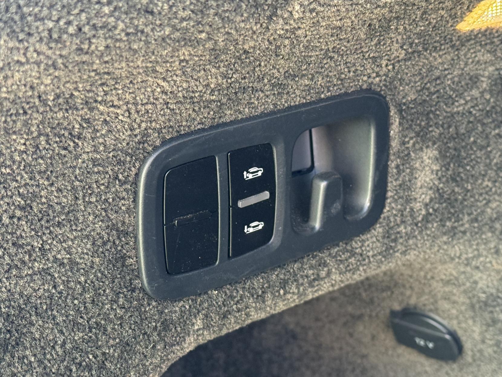 Bentley Bentayga 6.0 W12 SUV 5dr Petrol Auto 4WD Euro 6 (s/s) (608 ps)