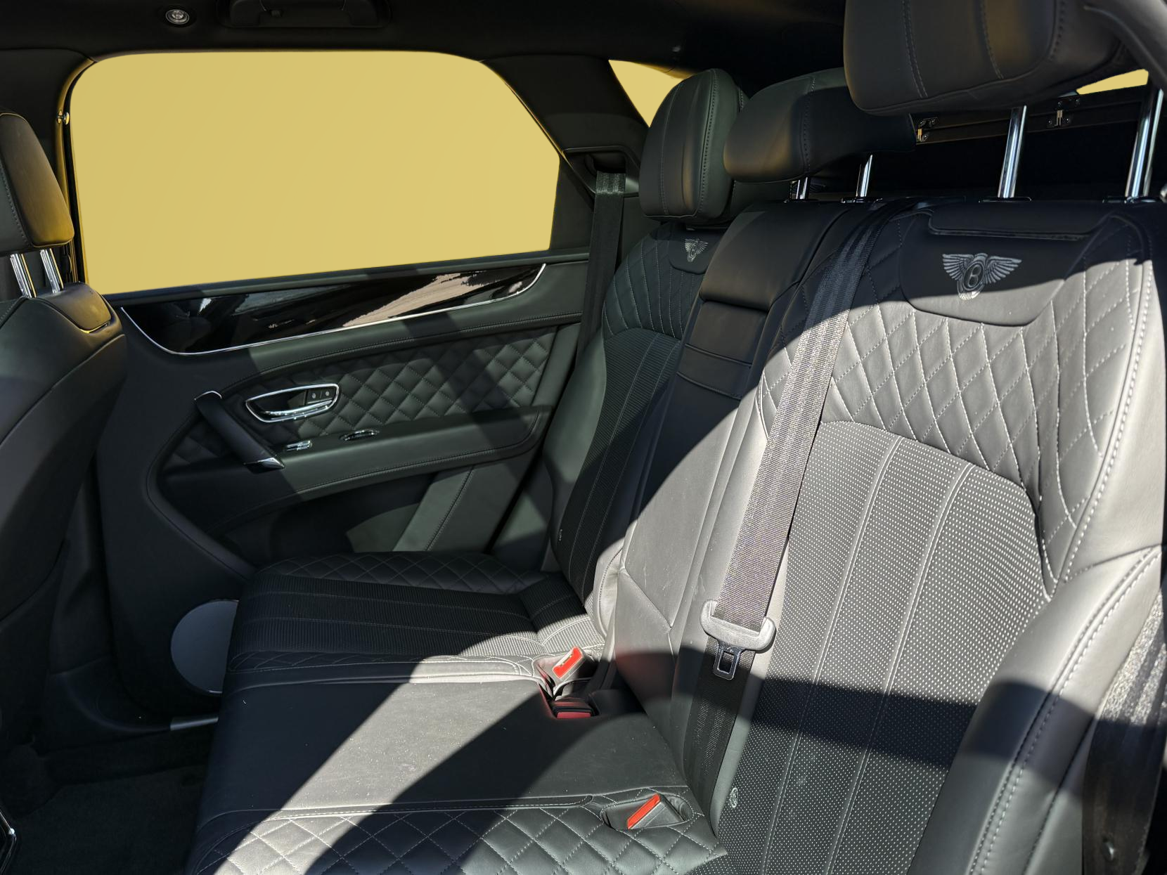 Bentley Bentayga 6.0 W12 SUV 5dr Petrol Auto 4WD Euro 6 (s/s) (608 ps)