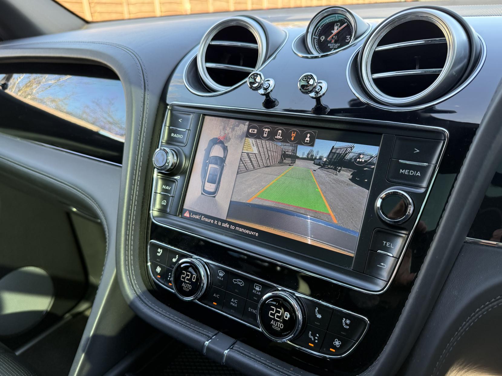 Bentley Bentayga 6.0 W12 SUV 5dr Petrol Auto 4WD Euro 6 (s/s) (608 ps)