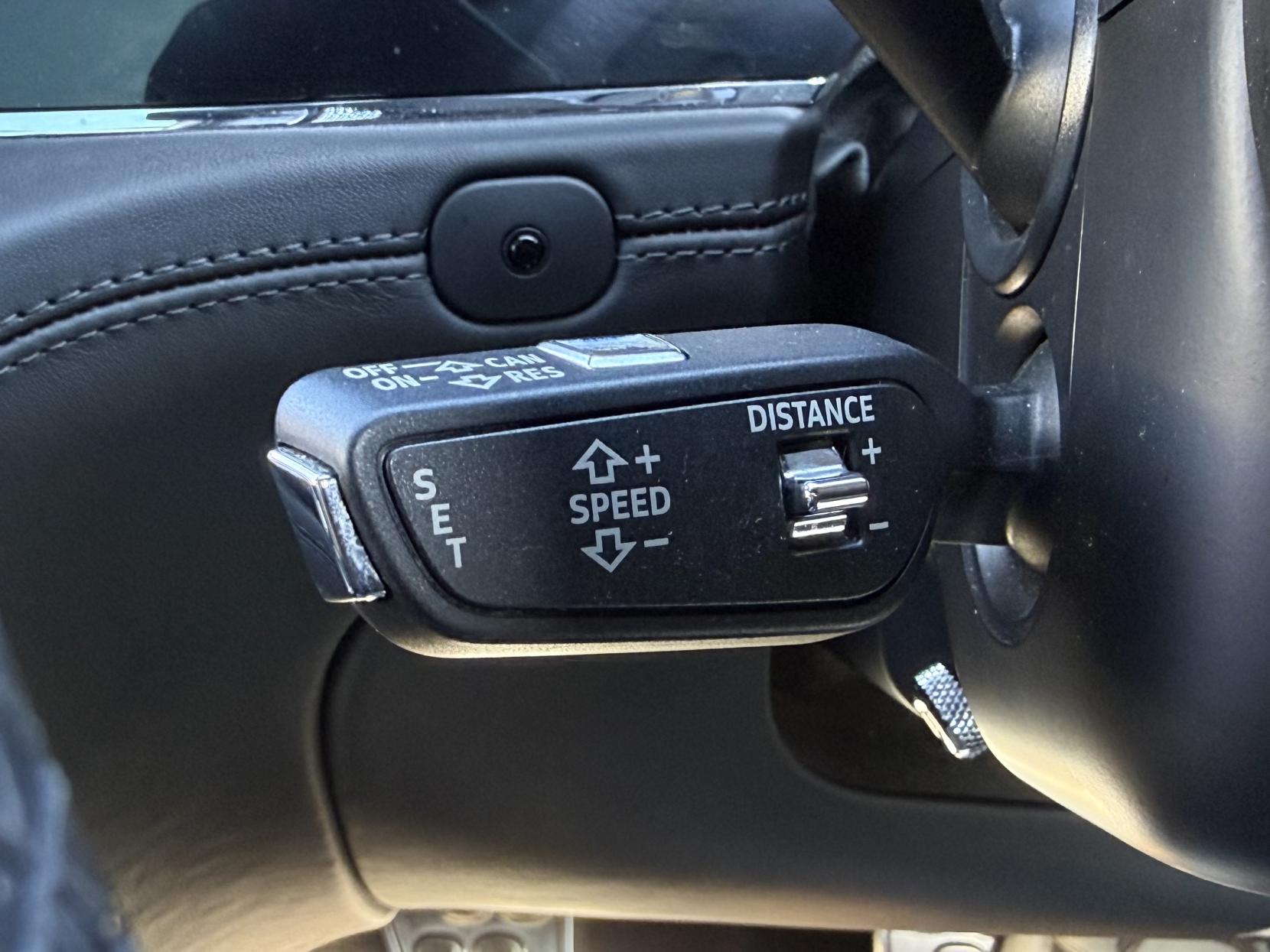 Bentley Bentayga 6.0 W12 SUV 5dr Petrol Auto 4WD Euro 6 (s/s) (608 ps)