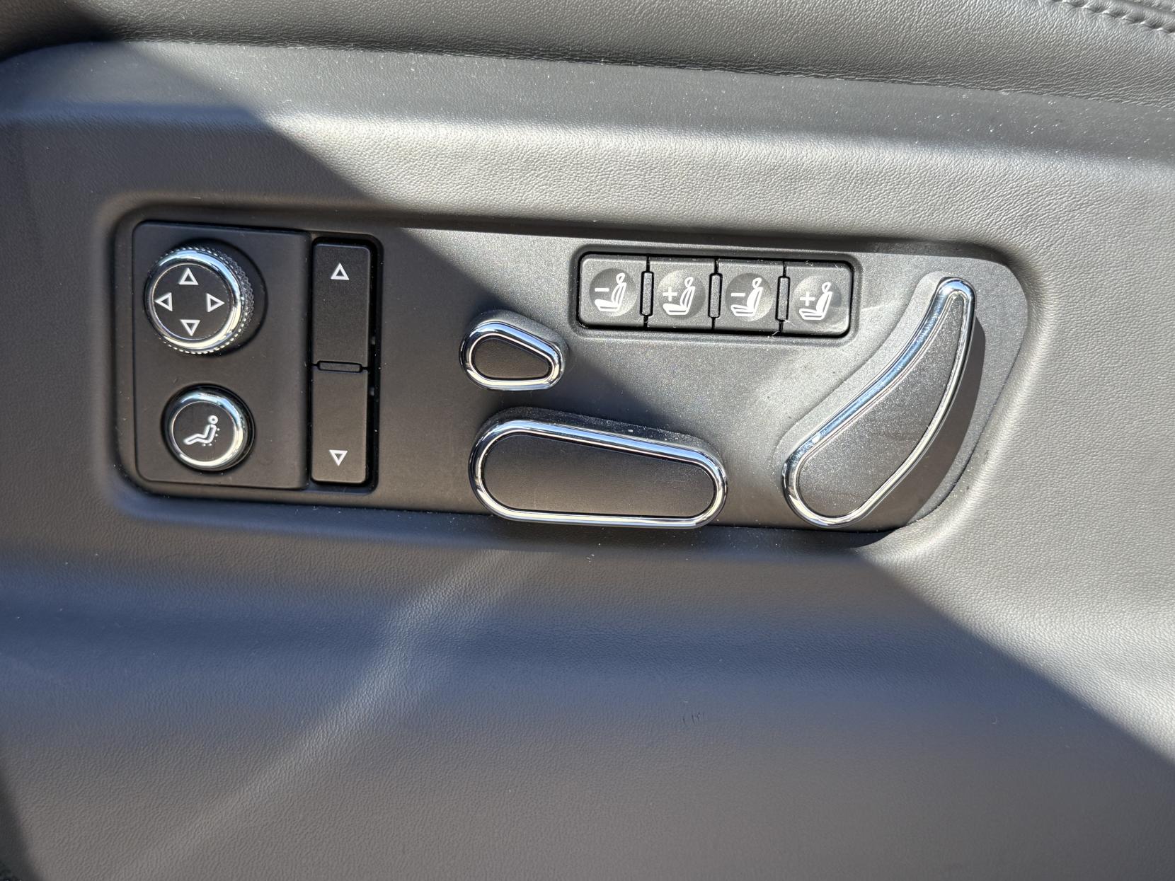 Bentley Bentayga 6.0 W12 SUV 5dr Petrol Auto 4WD Euro 6 (s/s) (608 ps)