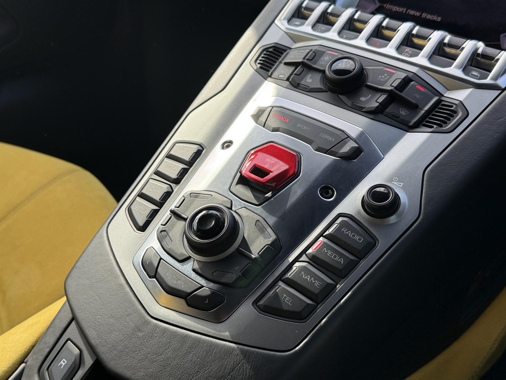 Lamborghini Aventador 6.5 V12 LP 700-4 Coupe 2dr Petrol ISR 4WD Euro 5 (700 bhp)