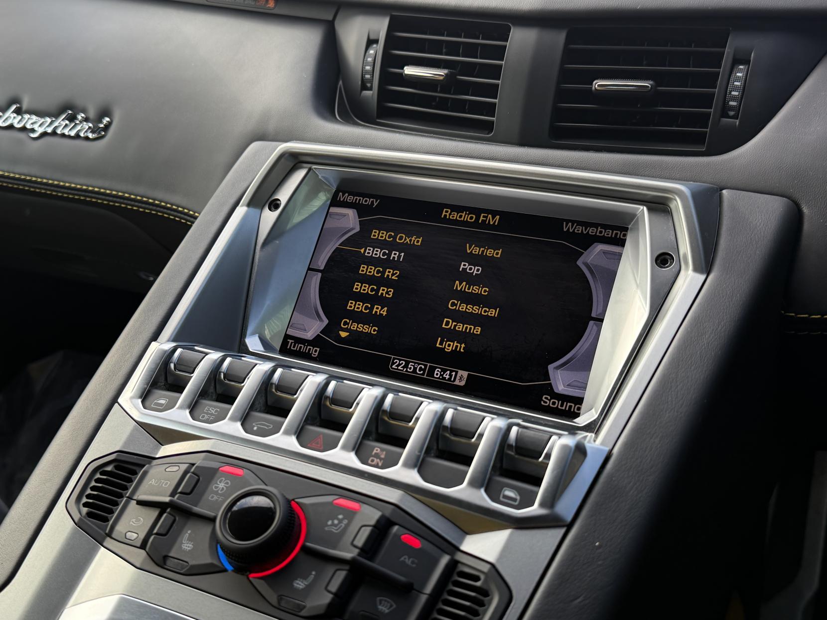 Lamborghini Aventador 6.5 V12 LP 700-4 Coupe 2dr Petrol ISR 4WD Euro 5 (700 bhp)