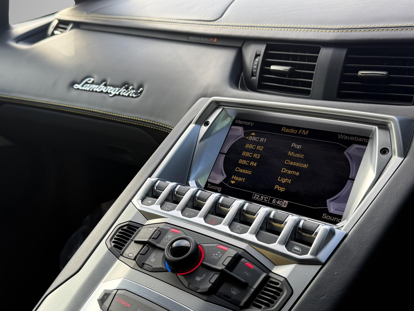 Lamborghini Aventador 6.5 V12 LP 700-4 Coupe 2dr Petrol ISR 4WD Euro 5 (700 bhp)