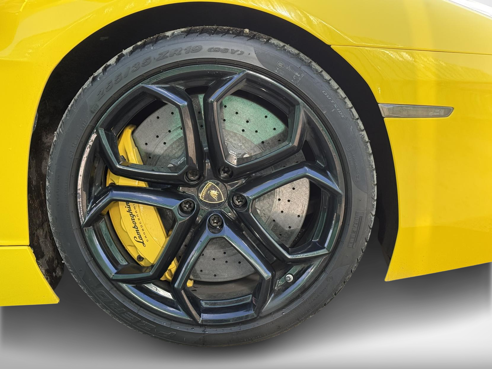 Lamborghini Aventador 6.5 V12 LP 700-4 Coupe 2dr Petrol ISR 4WD Euro 5 (700 bhp)