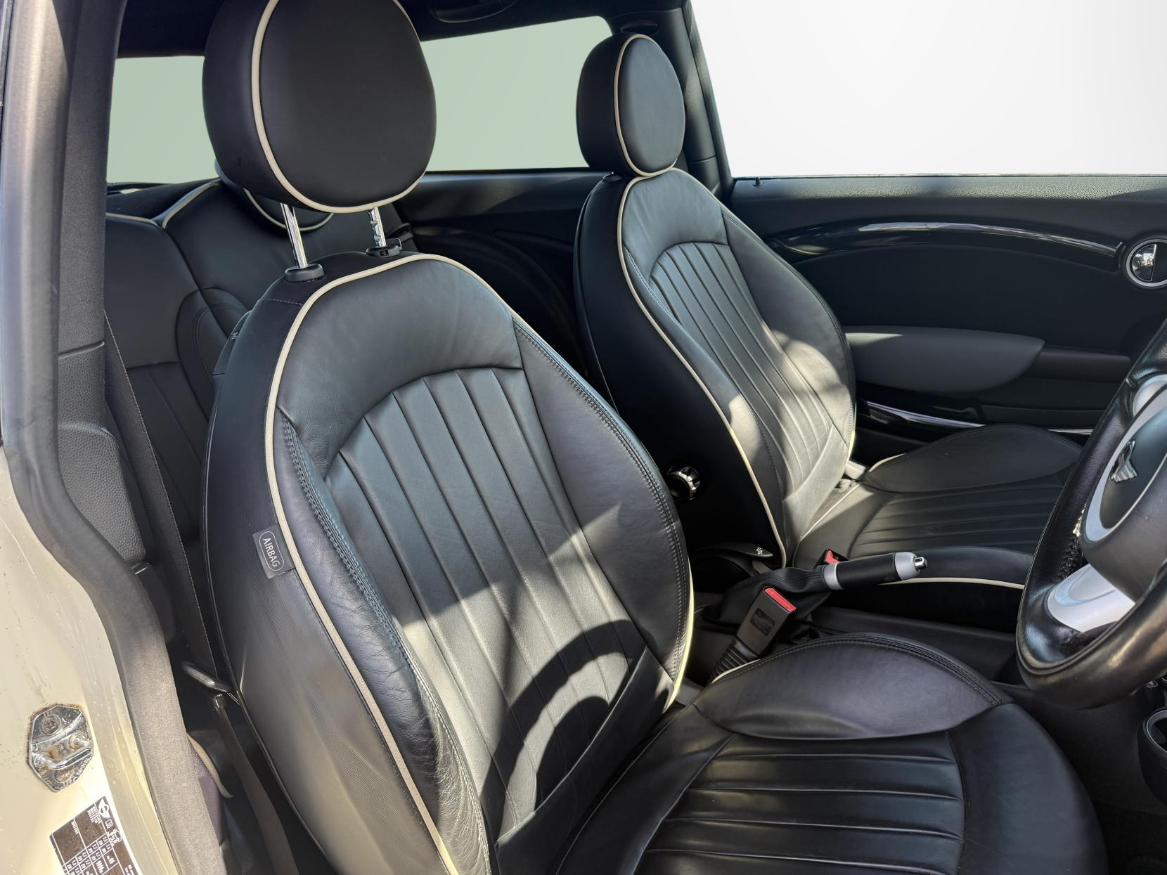 MINI Hatch 1.6 John Cooper Works Hatchback 3dr Petrol Manual Euro 4 (211 ps)