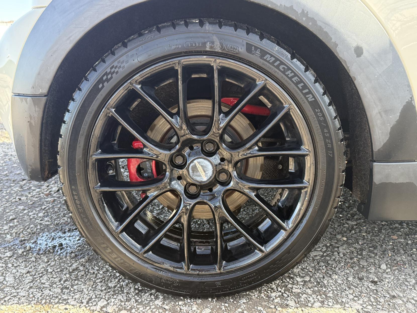 MINI Hatch 1.6 John Cooper Works Hatchback 3dr Petrol Manual Euro 4 (211 ps)