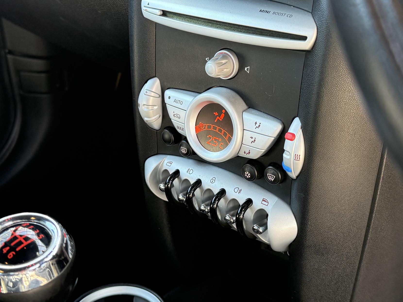 MINI Hatch 1.6 John Cooper Works Hatchback 3dr Petrol Manual Euro 4 (211 ps)