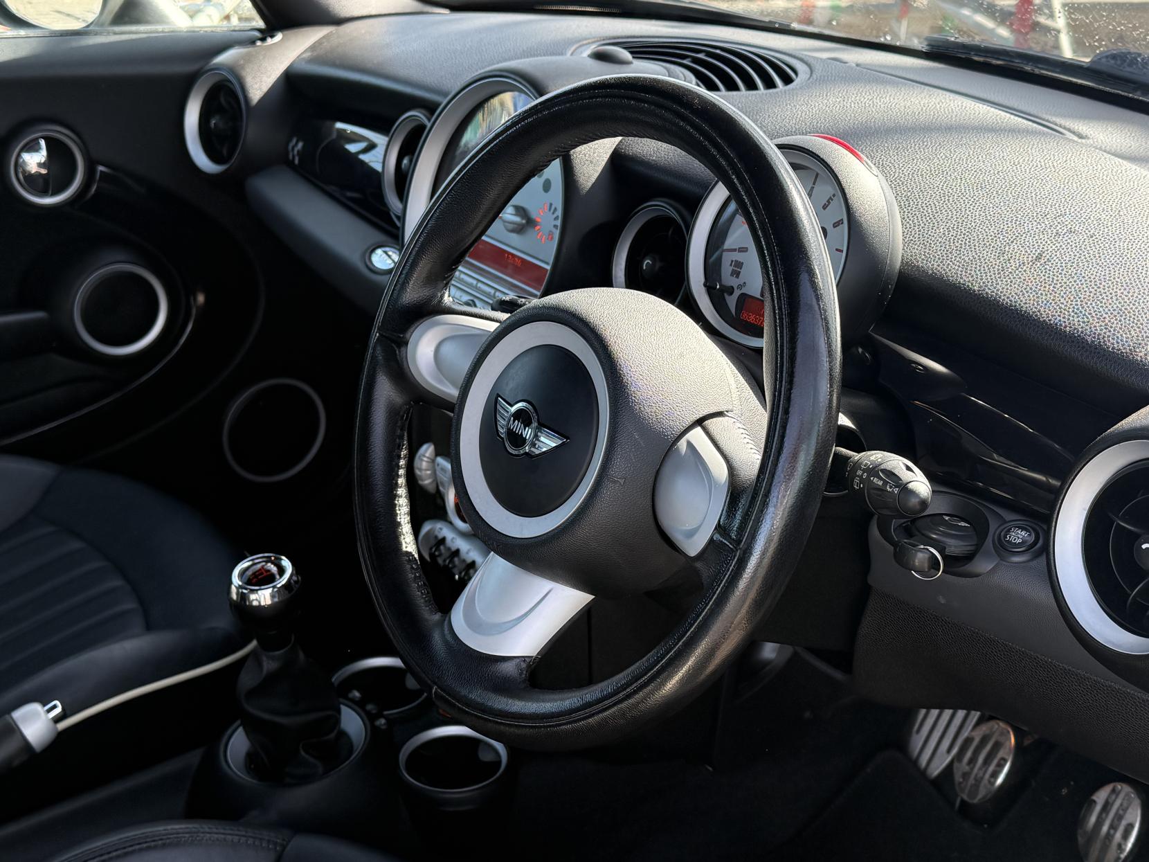 MINI Hatch 1.6 John Cooper Works Hatchback 3dr Petrol Manual Euro 4 (211 ps)